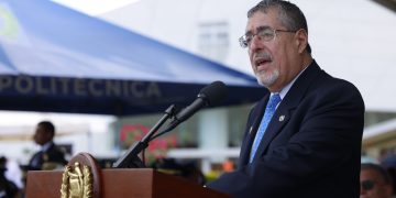 Presidente Bernardo Arévalo en la Escuela Politécnica.