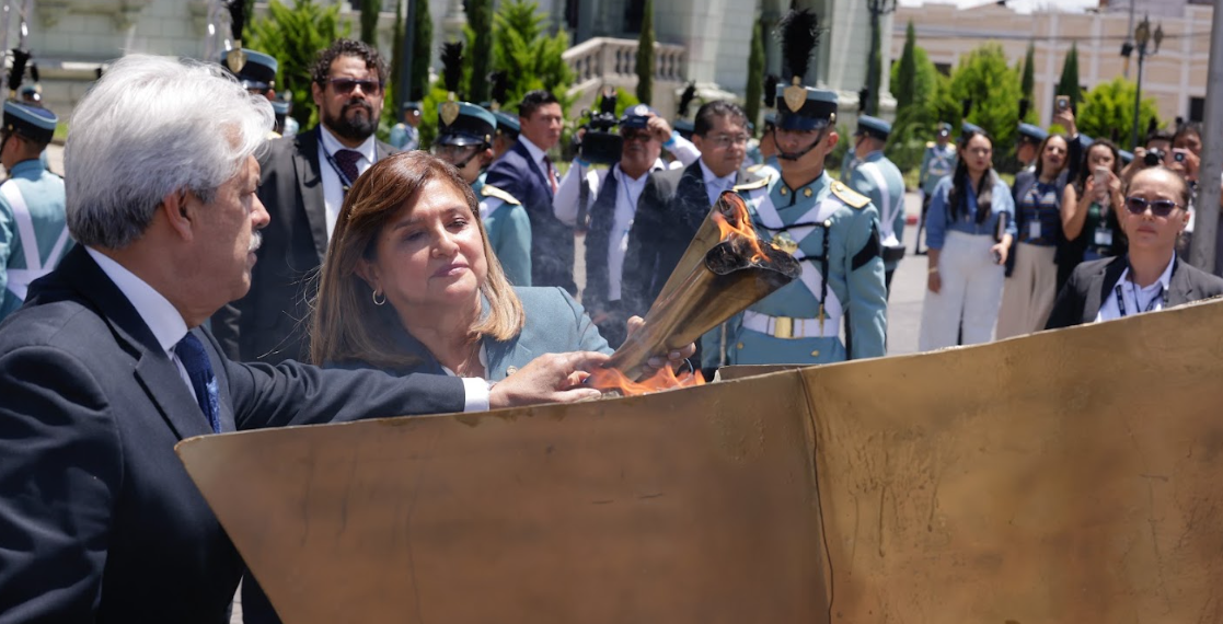 Guatemala enciende el fuego patrio previo a las fiestas de independencia