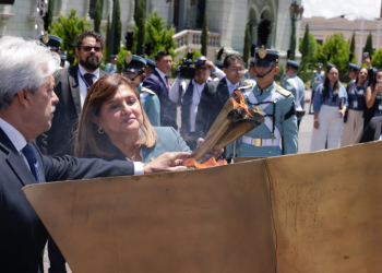 Guatemala enciende el fuego patrio previo a las fiestas de independencia