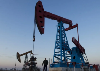 Fotografía de archivo de una plataforma petrolífera. EFE