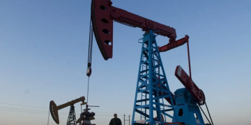 Fotografía de archivo de una plataforma petrolífera. EFE