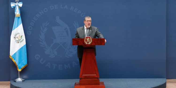 Presidente Bernardo Arévalo en La Ronda.
