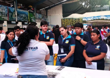 Mintrab brinda orientación laboral a jóvenes de cuatro departamentos