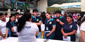 Mintrab brinda orientación laboral a jóvenes de cuatro departamentos