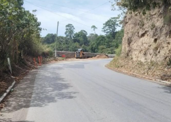 Avanzan trabajos para mejorar la ruta entre Chinautla y San Antonio Las Flores