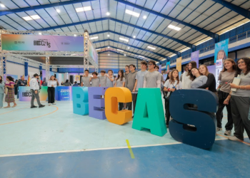 Un sueño puede tener muchos caminos: jóvenes descubren oportunidades en la feria de becas 2026