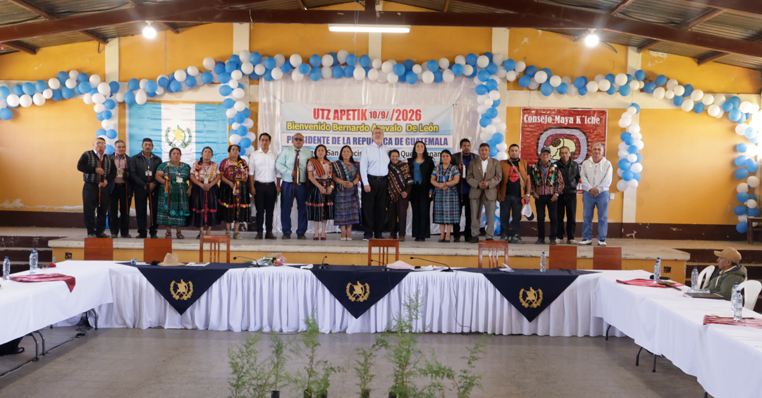 Presidente Arévalo firma agenda de trabajo con autoridades Maya K’iche’ de Quetzaltenango