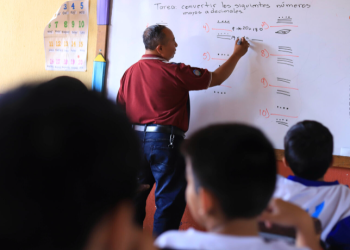 Mineduc implementará la Estrategia de Nivelación de Aprendizajes en el área matemática para alumnos de primaria
