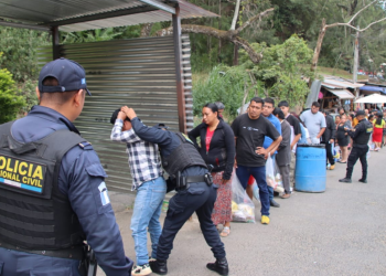 PNC refuerza seguridad en centros carcelarios