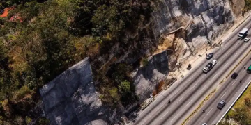 CIV realiza trabajos de estabilización en la montaña en la Cuesta de Villalobos