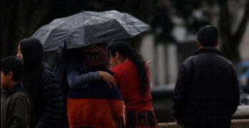 Cielos nublados, lluvias y un ambiente cálido prevalecerá este miércoles./Foto: Gilber García