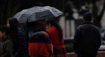 Cielos nublados, lluvias y un ambiente cálido prevalecerá este miércoles./Foto: Gilber García