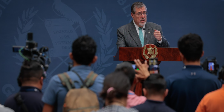 Presidente Bernardo Arévalo en La Ronda.