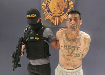 Expulsan a del país "El Muerto", ciudadano salvadoreño y presunto integrante del Barrio 18./Foto: PNC.