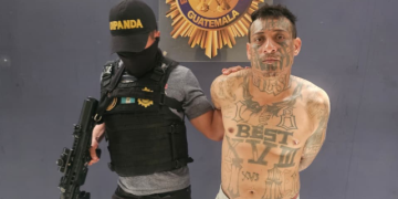 Expulsan a del país "El Muerto", ciudadano salvadoreño y presunto integrante del Barrio 18./Foto: PNC.