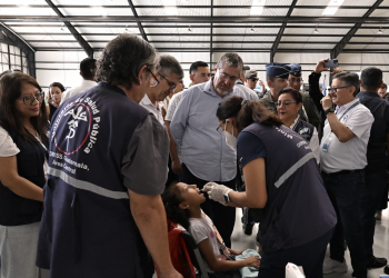 Presidente Arévalo participa en la Feria Integral de Salud./Foto: Analí Camey.