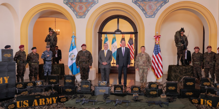 Presidente: La adquisición del armamento de EE. UU es para protección de población guatemalteca