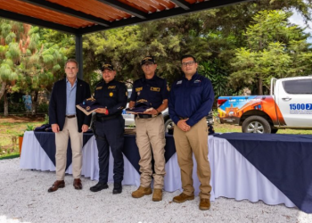 Inguat entrega uniformes a Disetur./Foto: Inguat.