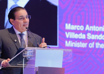 Ministro de Gobernación afirmó que como Estado trabajan en garantizar seguridad para generar condiciones de inversión en el país. (Foto: Alex Jacinto)
