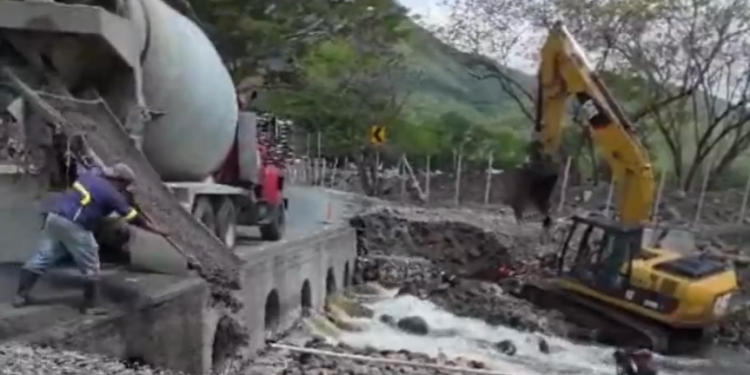 Tránsito continúa habilitado en el kilómetro 111 de la CA-9 Norte tras trabajos en Usumatlán