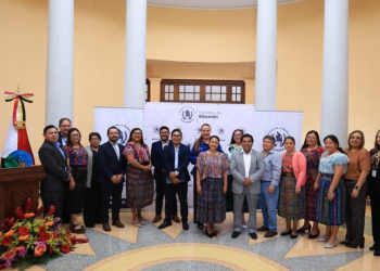 Mineduc y ALMG fortalecen enseñanza de idiomas mayas