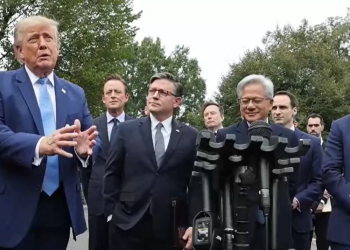 Trump ordena que su Gobierno use el término "superinteligencia" para referirse a la IA. / Foto: EFE.