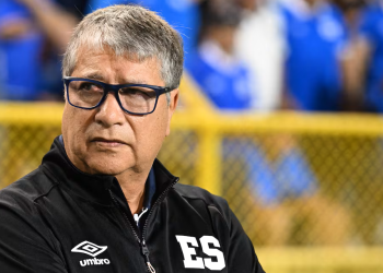 Bukele confirma la continuidad del “Bolillo” Gómez con El Salvador tras el 6-0 ante Guatemala