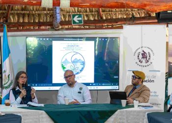 Ministerio de Educación promueve la protección y restauración de los lagos en el país. (Foto: Mineduc)