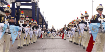 En fotos: Avanza desfile cívico en conmemoración de 205 años de independencia de Guatemala