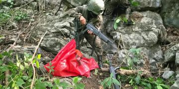 Ejército de Guatemala decomisa arsenal en zona fronteriza de Huehuetenango