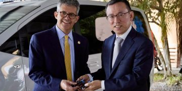 Corea dona dos ambulancias para fortalecer la red de salud en Guatemala Central