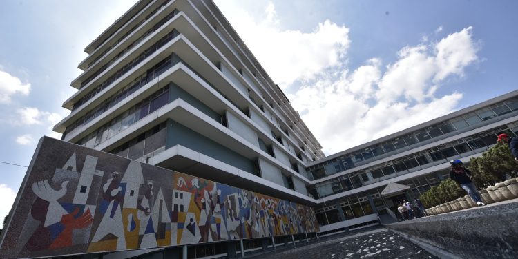 Consulta externa en las unidades del IGSS permanecerán cerradas durante el 14 y 15. (Foto: archivo)