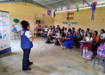 Jornadas de vacunación contra el VPH llegan al departamento de Petén. (Foto: MSPAS)