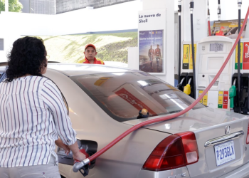 La ley suspende temporalmente el IDP y el IVA a los combustibles. (Foto: archivo)