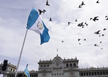 Pero detrás de los colores azul y blanco y de las celebraciones existe una historia que comenzó mucho antes de 1821. / Foto: Analí Camey