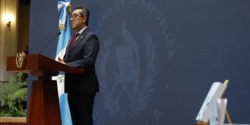 El ministro de Finanzas Públicas presentó el proyecto de presupuesto 2027. (Foto: Gilbert García)