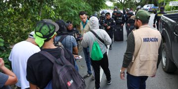 PNC activó un plan integral ante el recorrido de caravana migrante. / Foto: IGM
