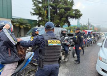 Estas acciones se llevan a cabo principalmente en intersecciones con semáforos y rutas de alta afluencia vehicular. / Foto: PNC
