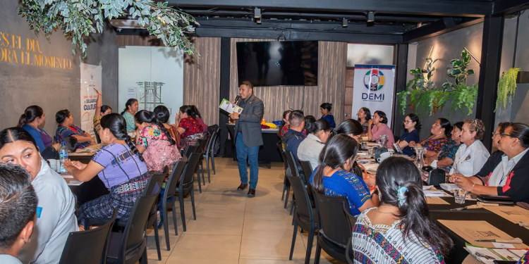 Socializan Agenda Articulada de Mujeres Mayas, Garífunas y Xinkas en Baja Verapaz