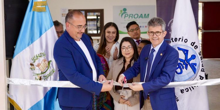 Inauguran farmacia PROAM en el Hospital Nacional de Chimaltenango