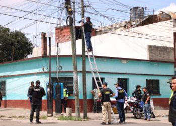 PNC retira cámaras clandestinas vinculadas al “Barrio 18” en zona 18