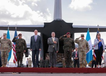 Llegada de armamento comprado, / Foto: Dickens Zamora
