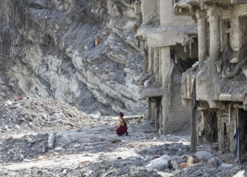 Nepal eleva a 1.355 los muertos y mantiene en casi 5.000 los desaparecidos tras la riada