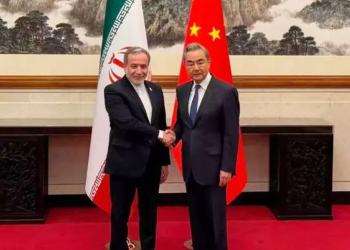 China urge a Irán y EE. UU. a retomar el acuerdo de paz y reabrir Ormuz lo antes posible
