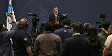 Presidente Arévalo: “Mañana las facturas del combustible serán más bajas”