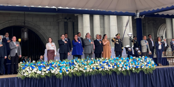En vivo | Presidente participa en desfile cívico 2026 desde el frontispicio del Palacio Nacional