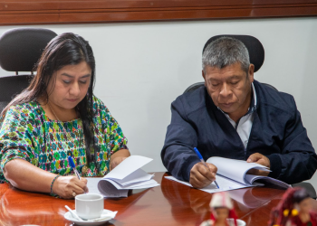 Proyectos de infraestructura vial avanzan en Santa Cruz Verapaz