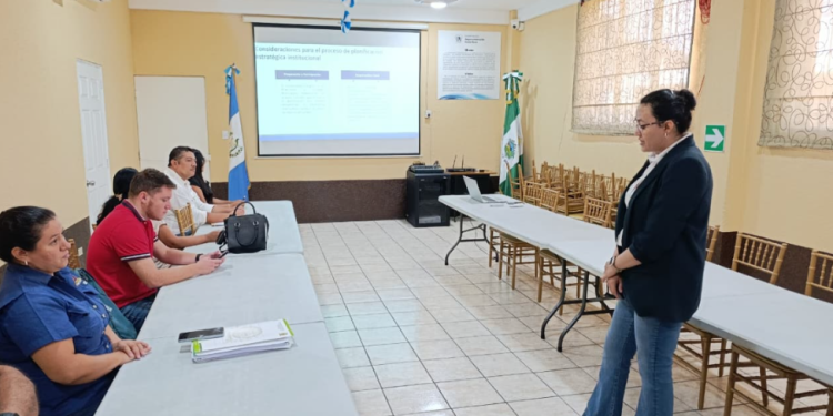 Capacitan a municipalidades de Santa Rosa para fortalecer la planificación y transparencia
