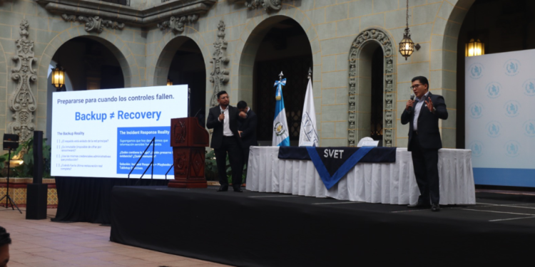 SVET impulsa conversatorio sobre la protección de datos de la niñez en entornos digitales