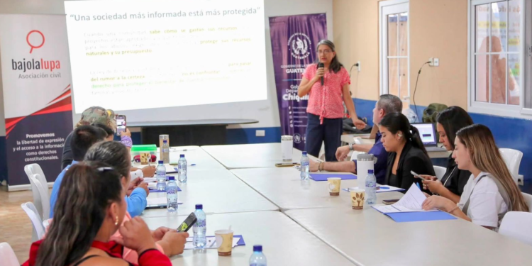 Chiquimula fortalece la auditoría social y la participación ciudadana con capacitación “Bajo la Lupa”